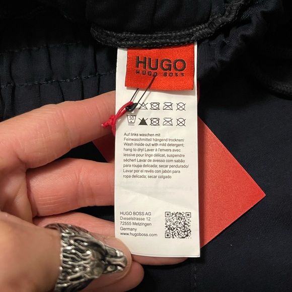 NWT Men's Small Hugo Boss Diz222 Logo Patch Regular Fit Drawstring Shorts Navy - Picture 8 of 12